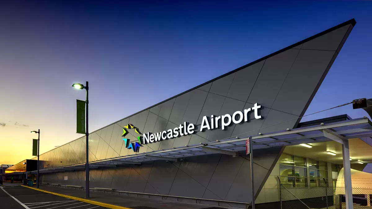Newcastle Airport: live momentPlane makes emergency landing at Newcastle air...