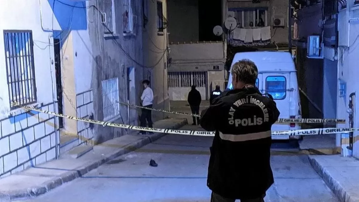 İzmir Bornova'da çıkan silahlı kavgada ağır yaralanan kişi hastaneye kaldırıldı